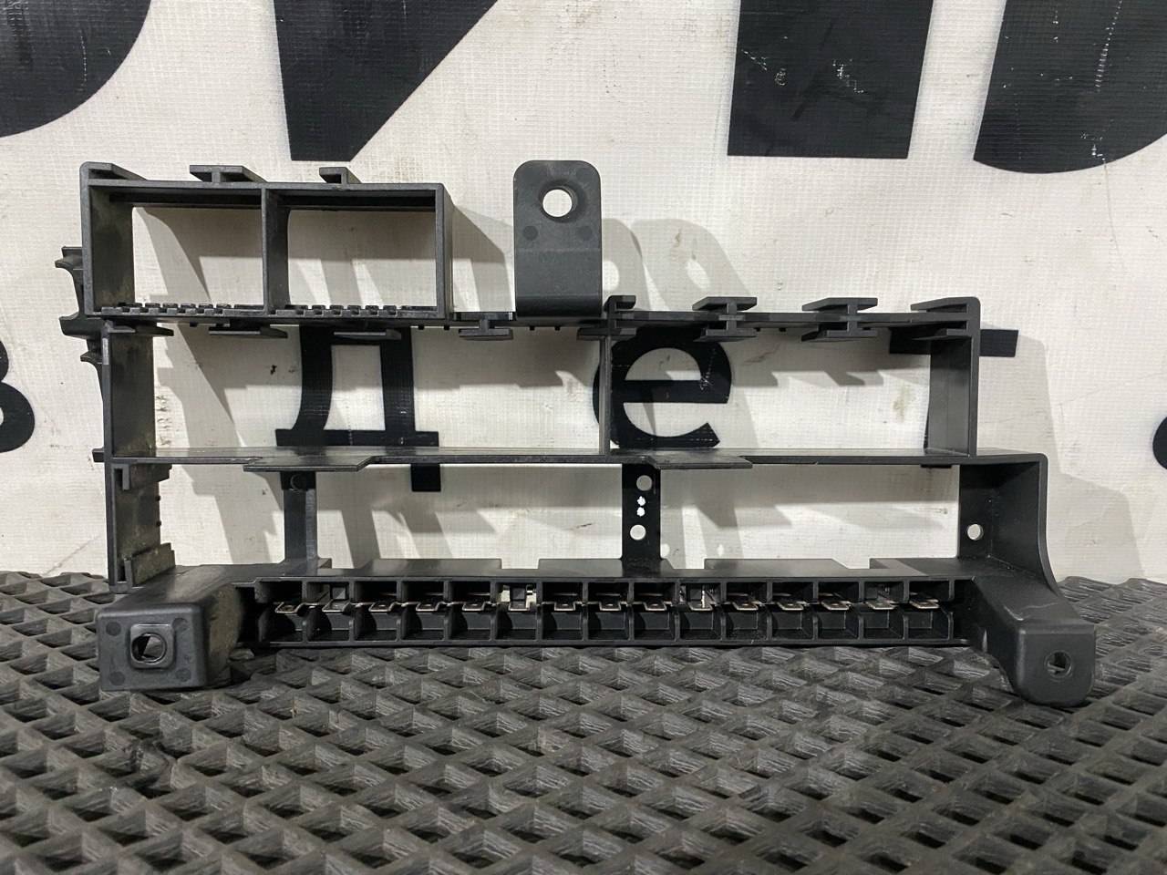 кронштейн (крепление) Volvo FH4 первое поколение (2013 - 2020), 21218495 - фото №1