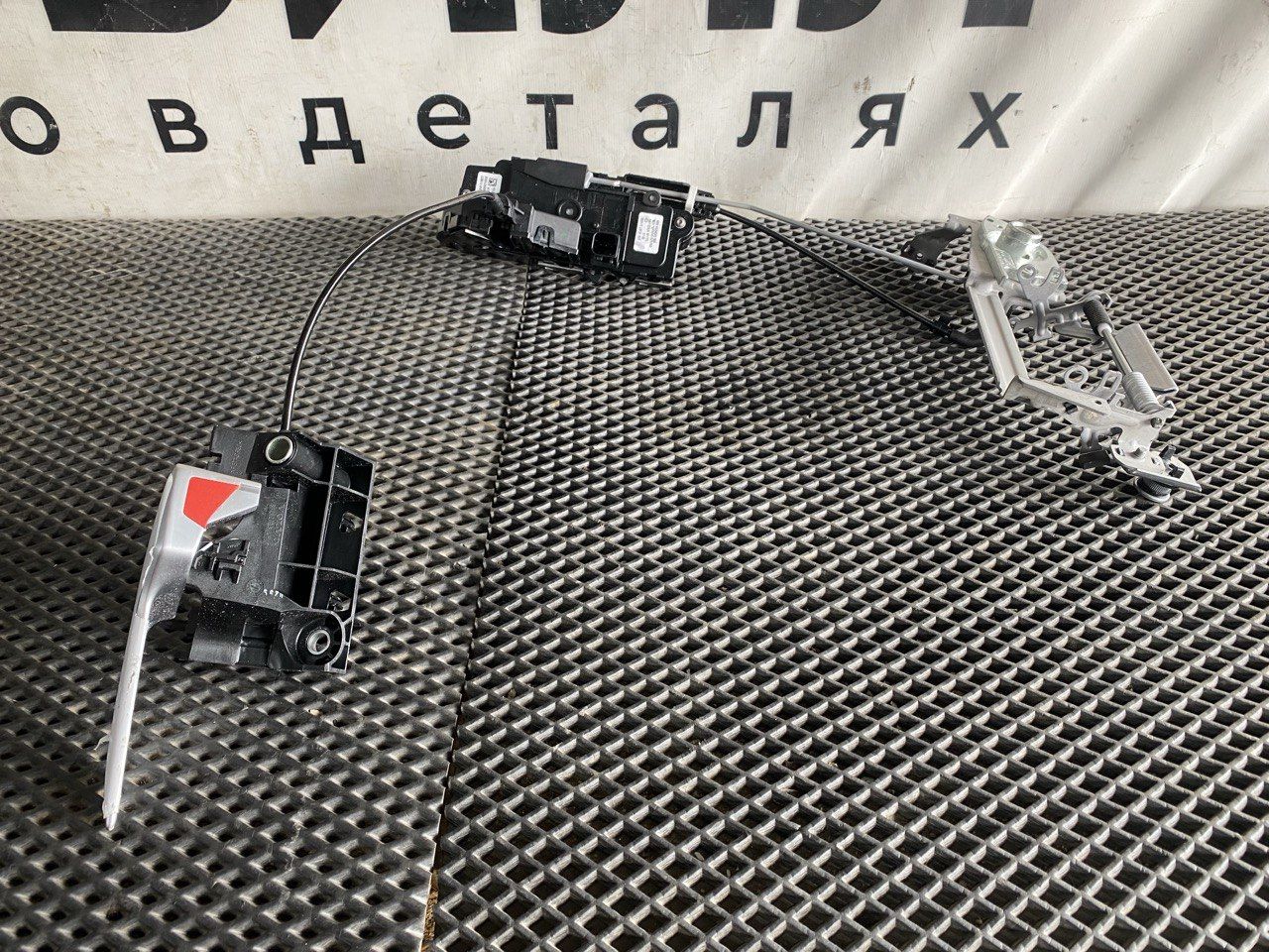 замок двери Volvo FM5 1 (2019 - 2025), 82140934, 84012025, 24111827, 24309983 - фото №1