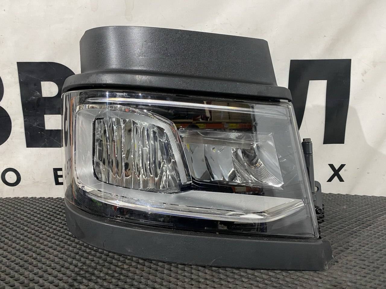 фара правая Scania 6-series, 2674391, 2609157, 2641674, 3148186 - фото №1