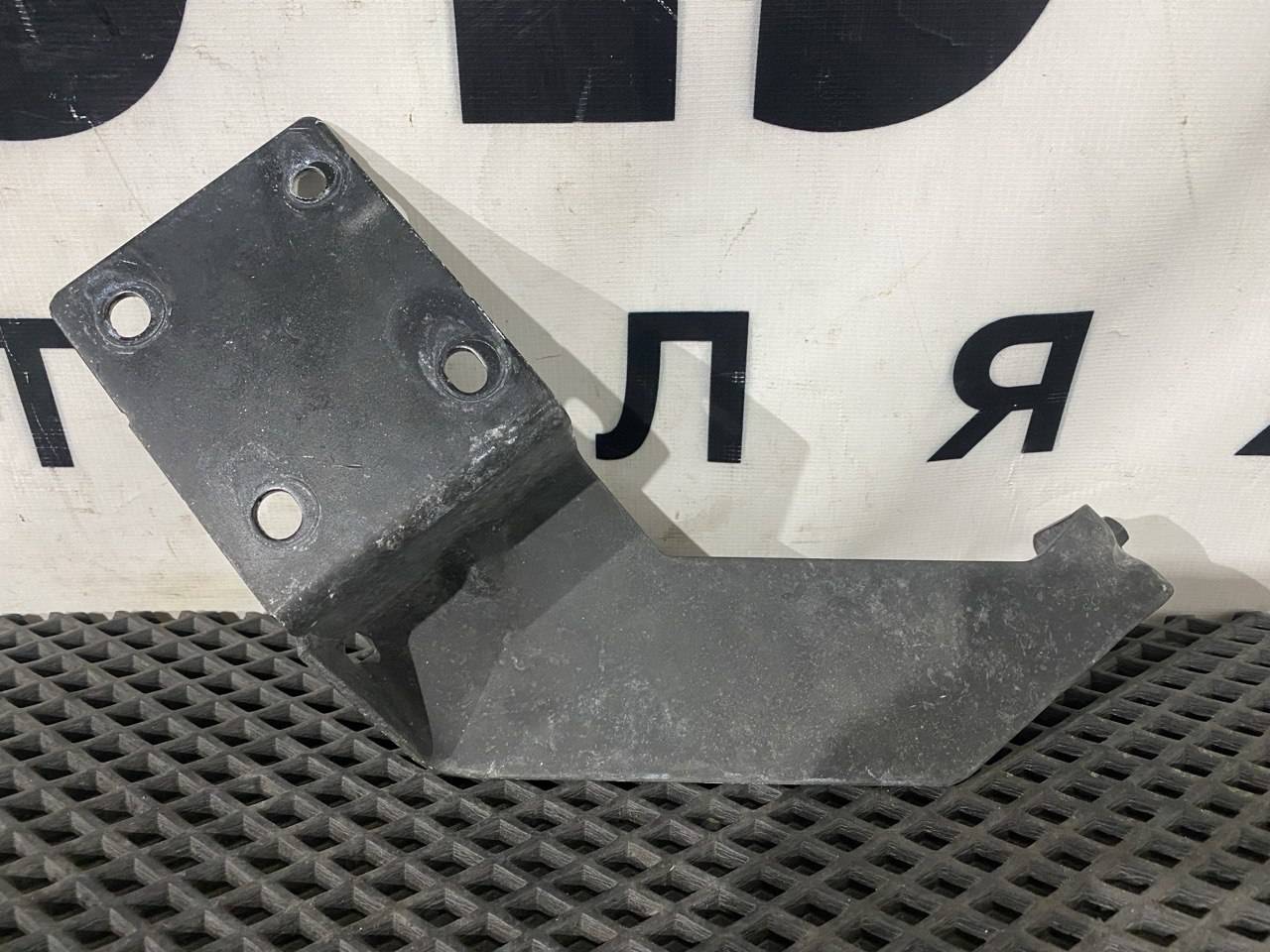 кронштейн спойлера кабины Volvo FH4 первое поколение (2013 - 2020), 82282286 - фото №1