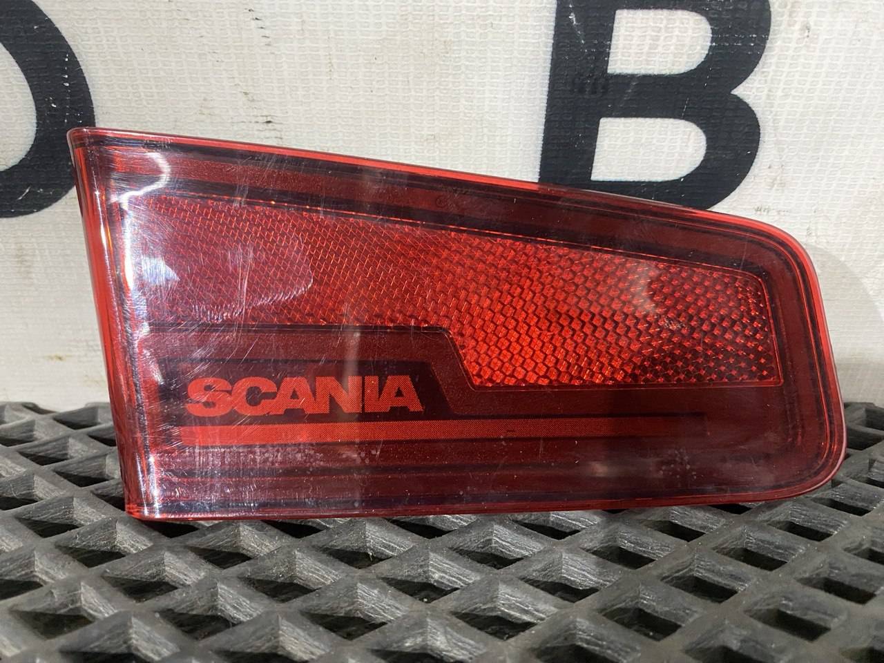 габаритный фонарь Scania 6-series, 2039491 - фото №1