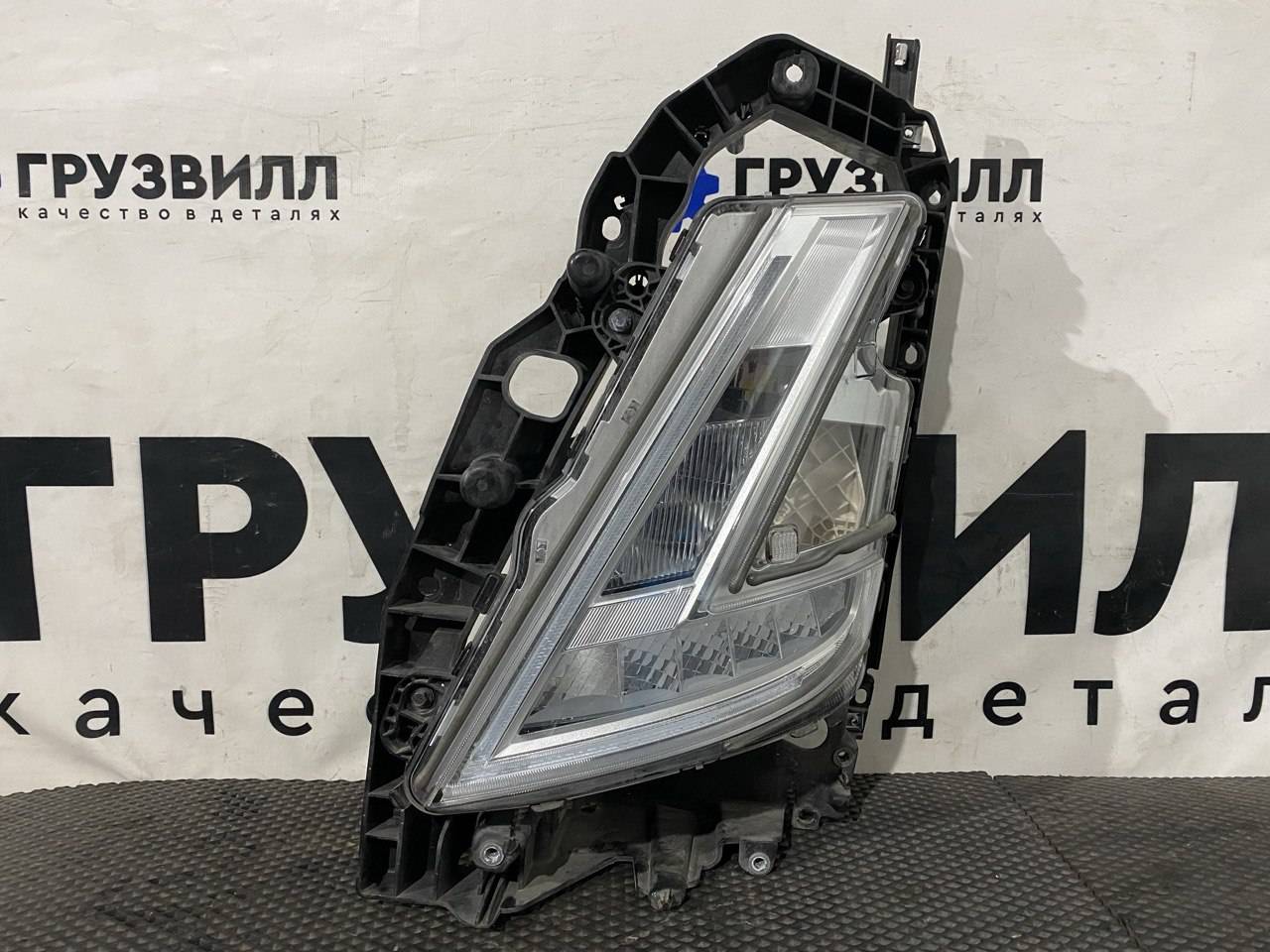 фара левая Volvo FH5 2 (2019 - 2025), 24056511, 84233646 - фото №1