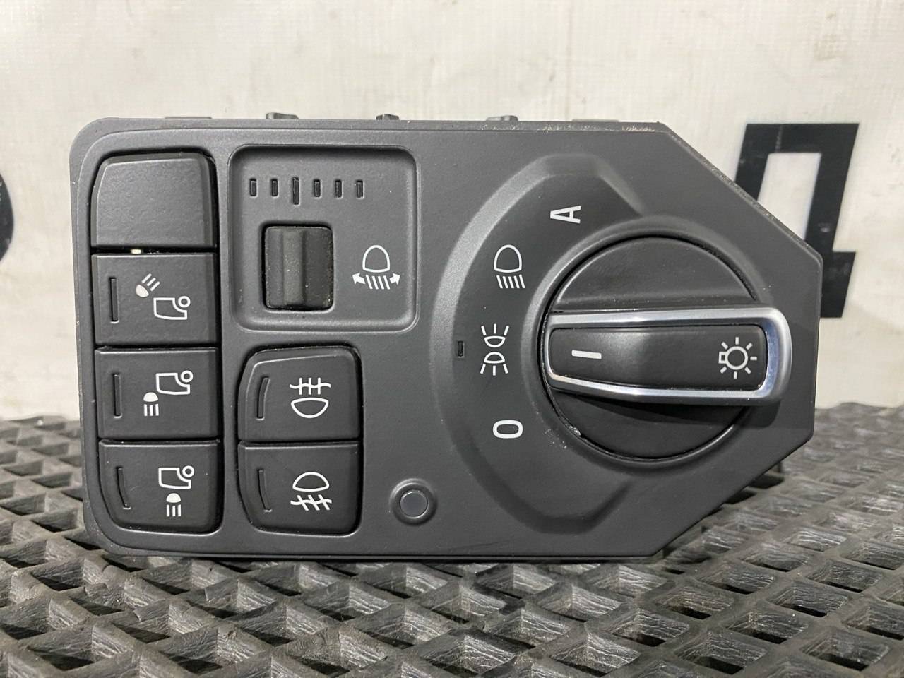 блок управления светом Scania 6-series, 2892709 - фото №1