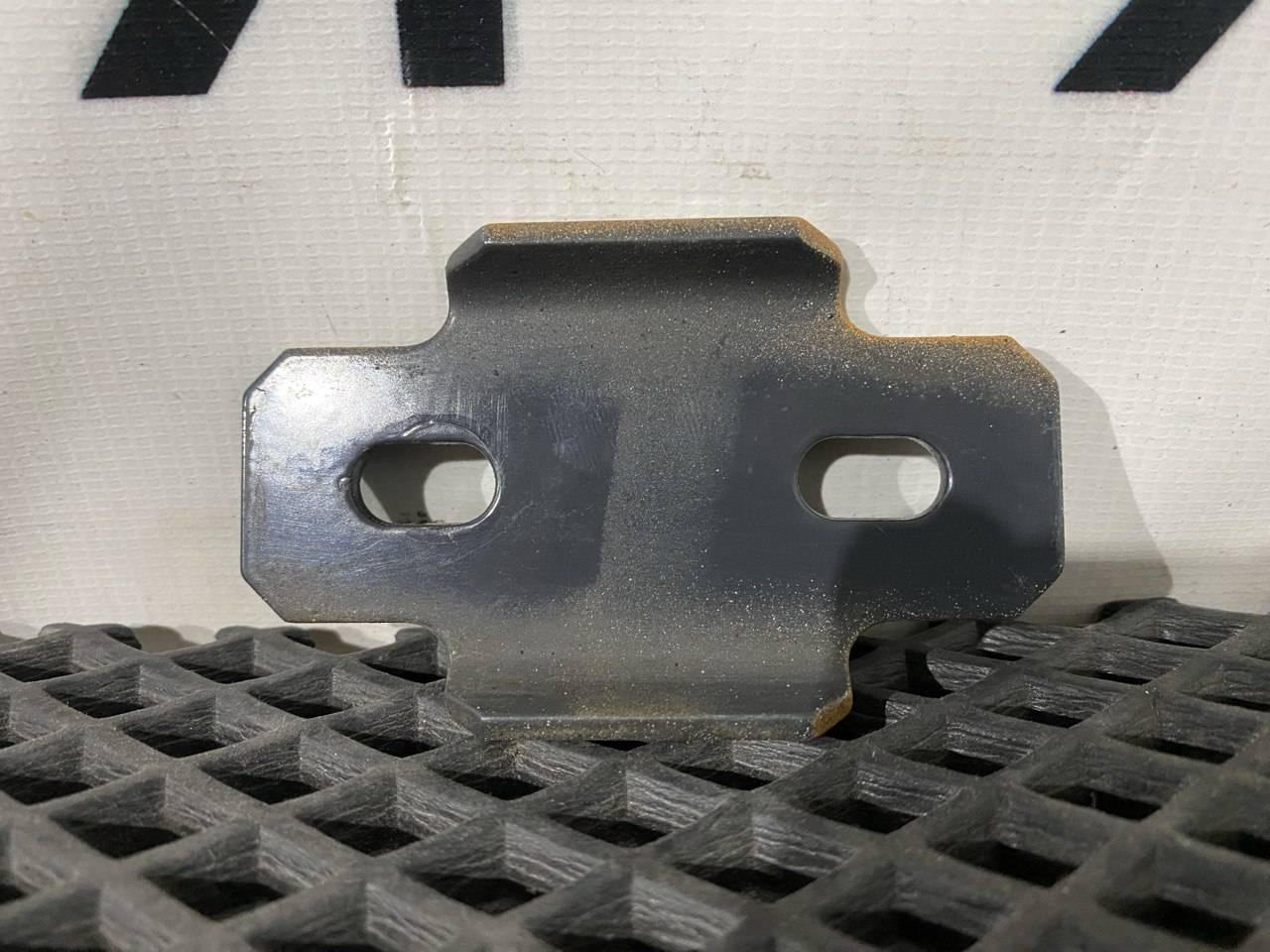 Кронштейн спойлера шасси Scania 6-series, 2723526 - фото №1