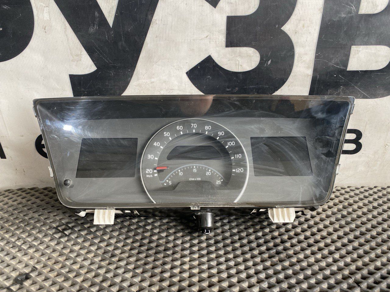 щиток приборов (приборная панель) Volvo FH4 первое поколение (2013 - 2020), 22222030-P07 - фото №1