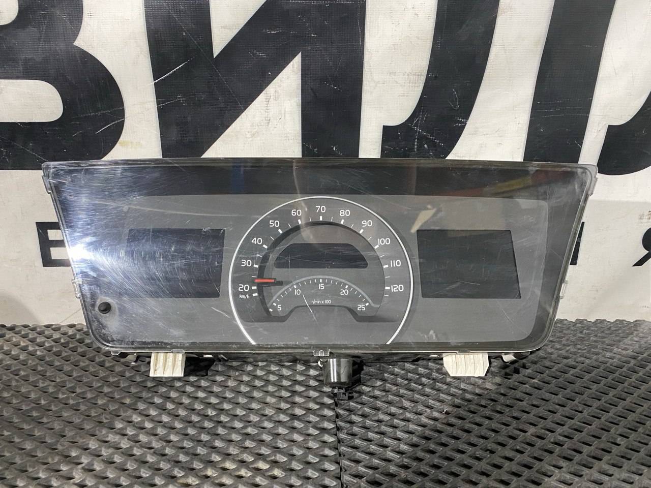щиток приборов (приборная панель) Volvo FH4 первое поколение (2013 - 2020), 22038170-P01 - фото №1