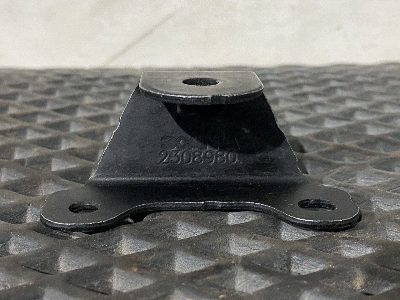 кронштейн (крепление) Scania 6-series, 2308980 - фото №1