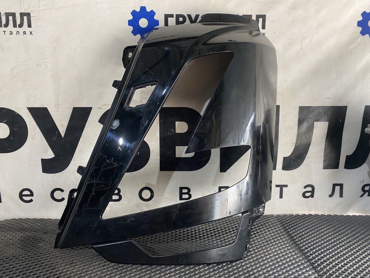 Окантовка левой фары Volvo FM5 1 (2019 - 2025), 84407376, 23992375 - фото №1