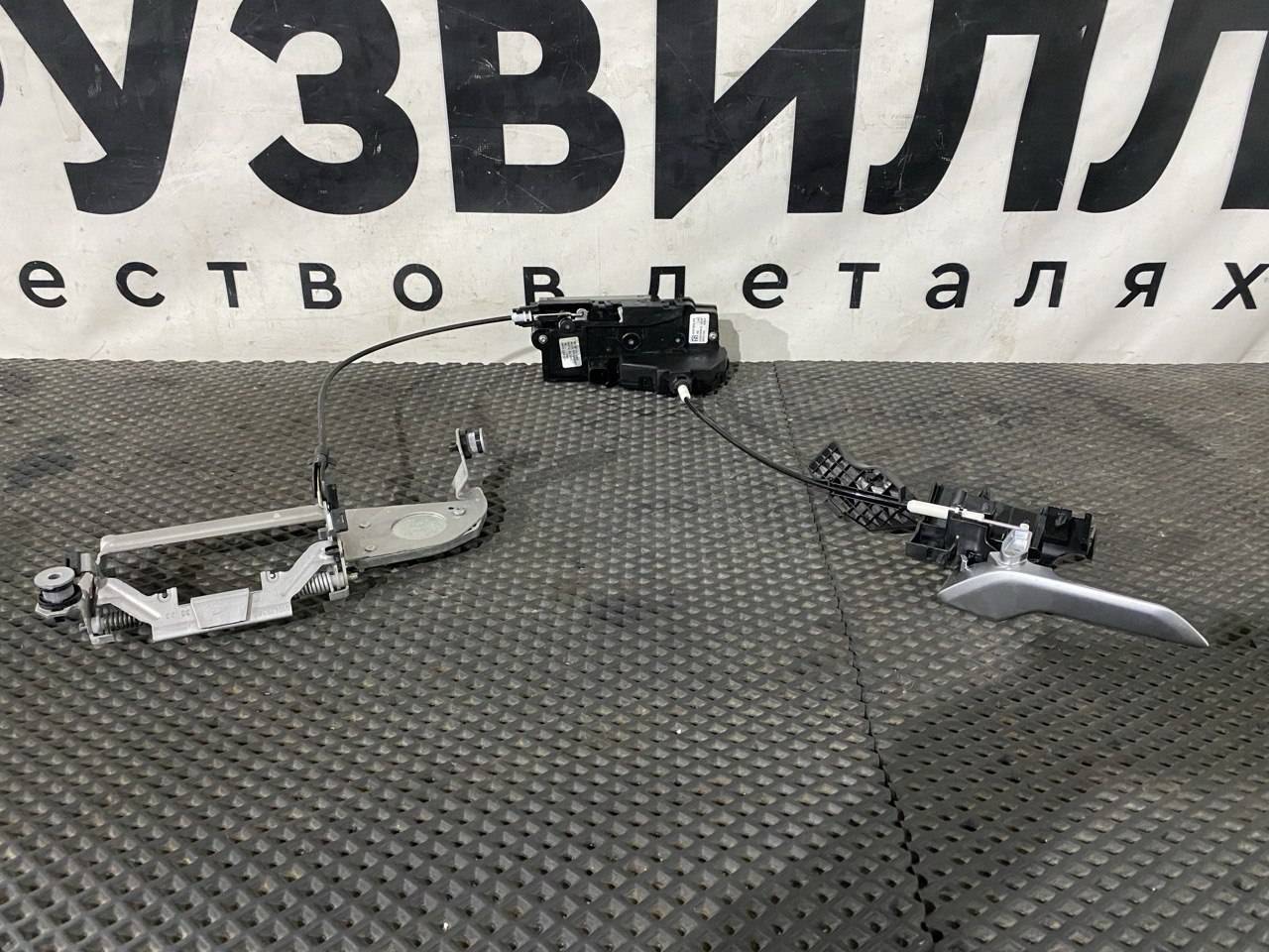 ручка внутренняя Volvo FH5 2 (2019 - 2025), 82313918, 84012027, 24112448, 24112472 - фото №1
