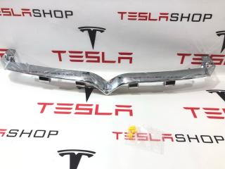 Накладка V-образная декоративная переднего гриля хром (птичка) Tesla Model S 1 поколение [рестайлинг] 2019, 1065233-00-C, 1056377-00-E