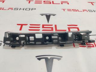 Кронштейн накладки, проема подъемной задней двери Tesla Model X 1 поколение 2016, 1059186-00-A