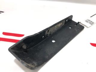 кронштейн крепления подкрылка заднего левого Tesla Model S 1 поколение 2013, 1016323-00-C