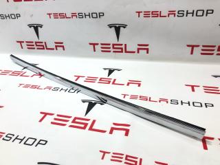 молдинг двери передней левой Tesla Model X 1 поколение 2018, 1032165-88-D, 1032173-00-D