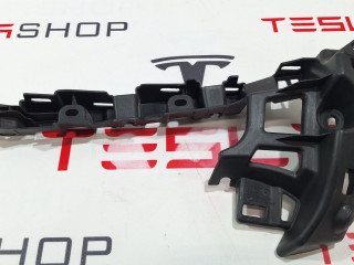 Кронштейн накладки, стойки В Tesla Model X 1 поколение 2018, 1051824-00-B