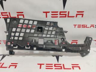 Кронштейн обшивки багажного отделения Tesla Model X 1 поколение 2016, 1048065-00-D
