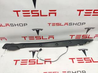 Датчик прижатия (накладка крышки багажника) Tesla Model X 1 поколение 2016, 1036579-00-C, 1056299-00-D