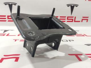 кронштейн переднего бампера Tesla Model S 1 поколение [2-й рестайлинг] (2021 - 2025), 1553860-00-A