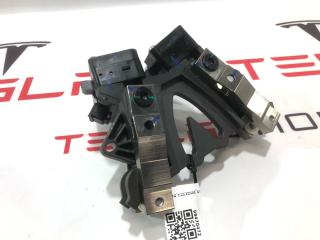 Механизм дисплея Tesla Model S 1 поколение [2-й рестайлинг] (2021 - 2025), 1607360-00-G