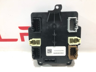 модуль управления двери Tesla Model X 1 поколение 2018, 1062056-99-B