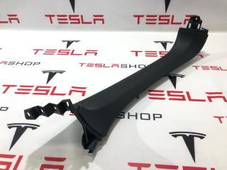 накладка двери (крышки) багажника Tesla Model X 1 поколение 2018, 1037904-00-E, 1037905-00-E