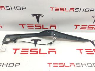 Накладка закрытия подъемной задней двери Tesla Model X 1 поколение 2019, 1037560-00-F