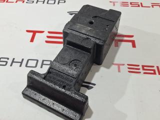 абсорбер бампера Tesla Model X 1 поколение [рестайлинг] 2022, 1626555-00-B