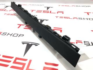 Накладка подъемной задней двери Tesla Model X 1 поколение [рестайлинг] 2022, 1055049-00-F, 1060410-00-C, 1055055-00-D