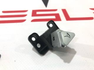 Кнопка открытия бардачка Tesla Model X 1 поколение 2018, 6008906-00-C