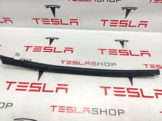 Уплотнитель стекла Tesla Model X 1 поколение 2019, 1032179-00-C, 1483693-00-A
