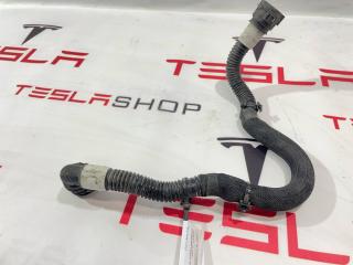 Патрубок системы охлаждения заднего мотора Tesla Model 3 1 поколение 2019, 1077594-00-C