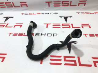Патрубок системы охлаждения заднего мотора Tesla Model 3 1 поколение 2022, 1077594-00-C