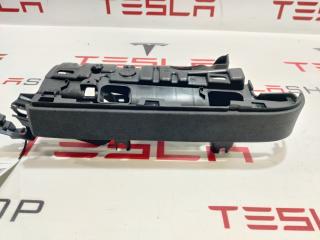 Накладка подъемной задней двери Tesla Model X 1 поколение 2019, 1055048-07-J