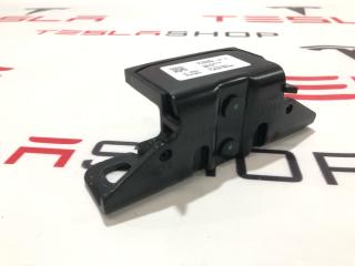 Петля замка двери Tesla Model X 1 поколение 2019, 1033836-00-H