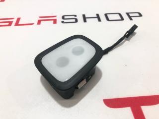 Фонарь подсветки салона Tesla Model X 1 поколение 2019, 1047365-00-C