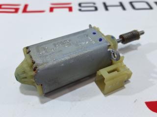 Электродвигатель регулировки угла наклона спинки водит./пассаж. Tesla Model X 1 поколение [рестайлинг] 2022, 1079773-00-B