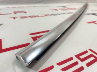 молдинг двери задней правой Tesla Model 3 1 поколение 2019, 1080748-00-I