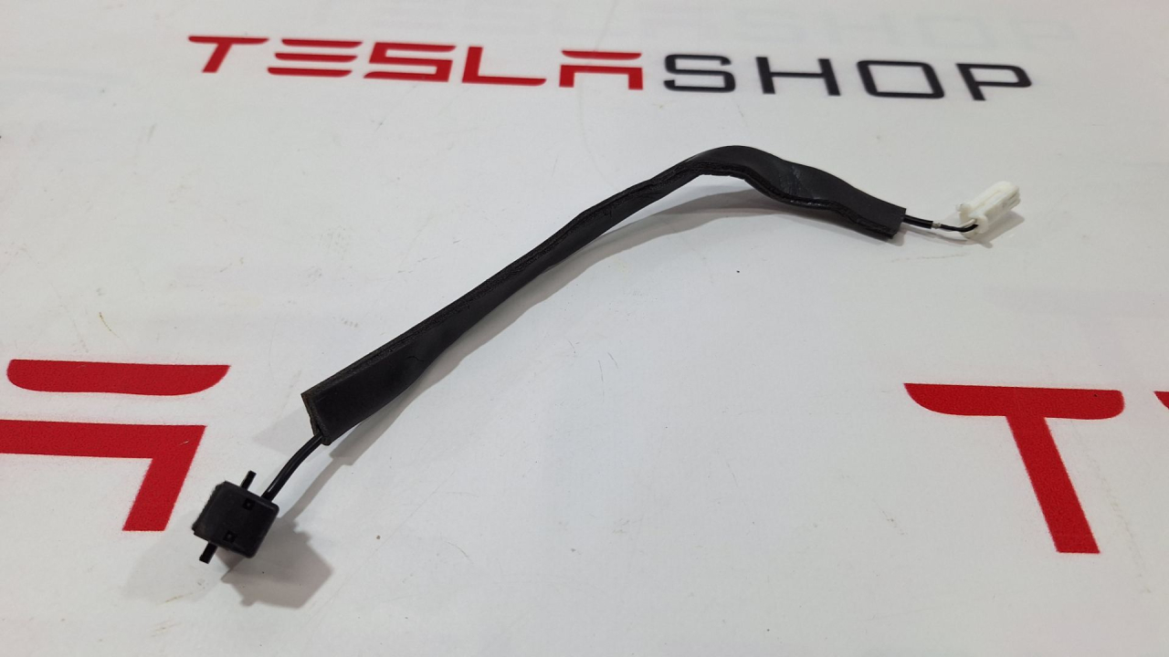 микрофон Tesla Model X 1 поколение 2016, 1047000-00-A - фото №1