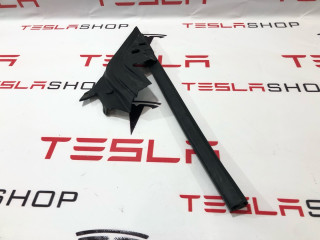 Уплотнитель форточки двери Tesla Model 3 1 поколение 2022, 1090502-00-G