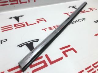 молдинг двери передней левой Tesla Model S 1 поколение 2013, 1095786-00-C, 1038393-00-A