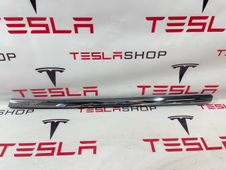 молдинг двери передней левой Tesla Model S 1 поколение 2015, 1038393-00-A
