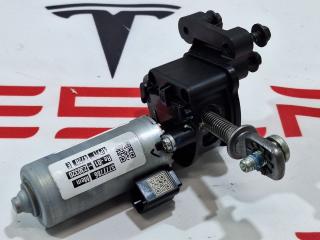 Электродвигатель регулировки угла наклона водит./пасс. сиденья Tesla Model S 1 поколение [2-й рестайлинг] (2021 - 2025), 1099212-00-B