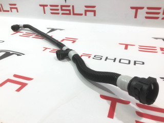 Патрубок системы охлаждения основной батареи Tesla Model 3 1 поколение 2019, электро, 1077576-00-E