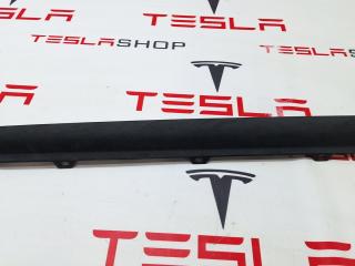 Накладка межсекционная подъемной задней двери Tesla Model X 1 поколение [рестайлинг] 2022, 1051556-06-C, 1053729-00-B