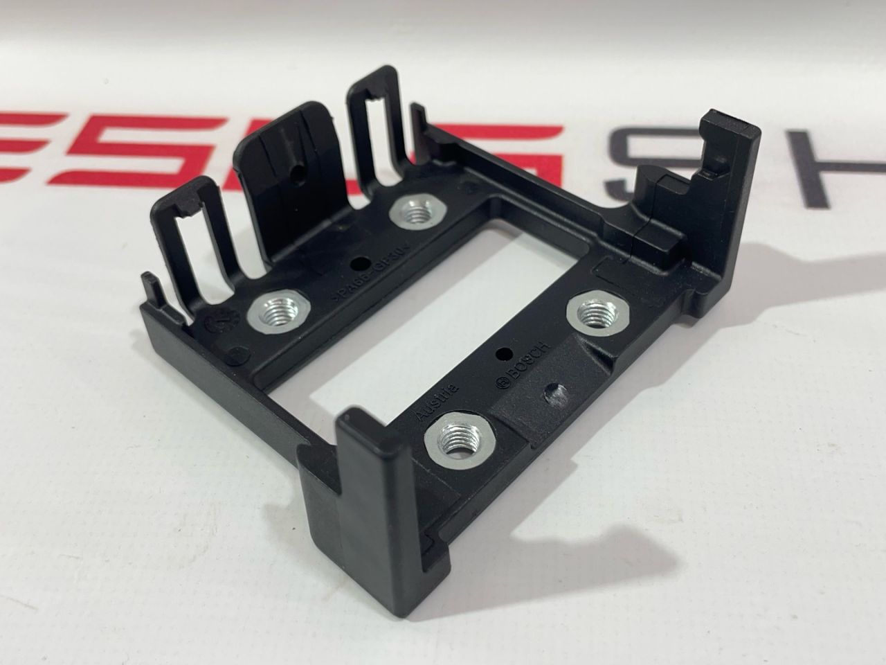 Кронштейн крепления радара Jaguar 2020, MX63-9G768-AB, LK72-9G768-AG, MK72-9G768-AF - фото №1