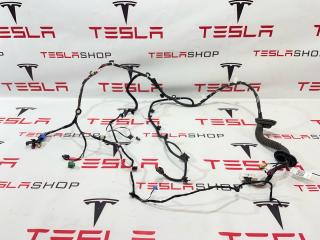 Электропроводка двери Tesla Model 3 1 поколение 2019, 1067957-00-F