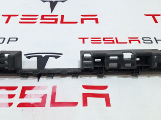 Кронштейн порога двери Tesla Model X 1 поколение 2018, 1053726-00-B