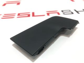 Заглушка обшивки (карты) двери Tesla Model S 1 поколение [2-й рестайлинг] 2021, 1633772-01-D, 1564305-00-A