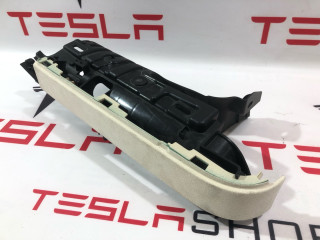 Кронштейн накладки, подъемной задней двери Tesla Model X 1 поколение 2018, 1055012-06-J