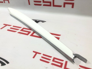 Накладка декоративная обшивки двери Tesla Model 3 1 поколение 2022, 1514769-00-A, 1803117-00-A