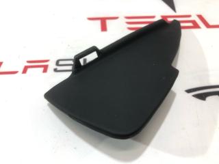 Накладка боковая торпеды Tesla Model S 1 поколение [2-й рестайлинг] (2021 - 2025), 1563065-00-D